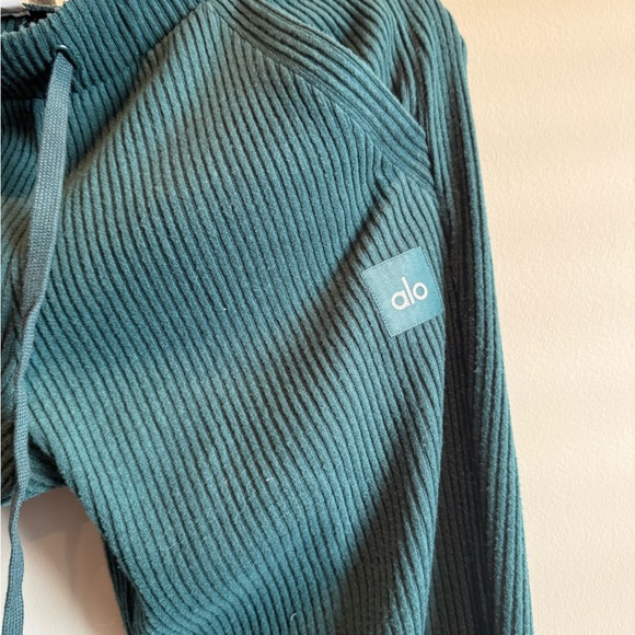 Alo yoga Muse sweatpants Midnight green XS - Picture 2 of 5